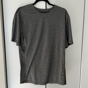 Men’s Lululemon Workout Shirt (Size Lg)